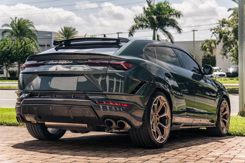 Used 2024 Lamborghini Urus Performante AWD/4WD image 5