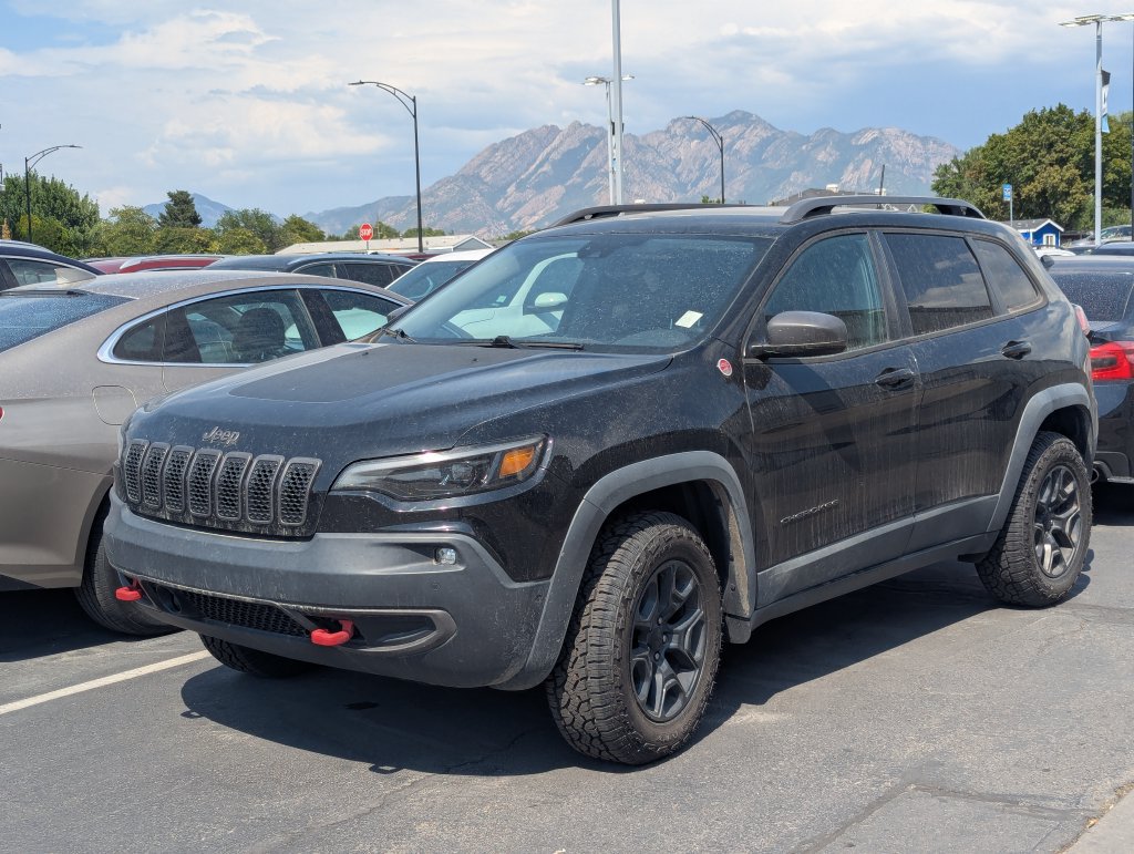 Used 2019 Jeep Cherokee Trailhawk AWD/4WD image 4