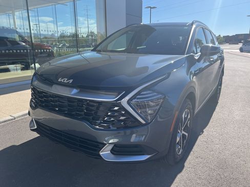 Used 2025 Kia Sportage EX w/ EX Premium Package image 2