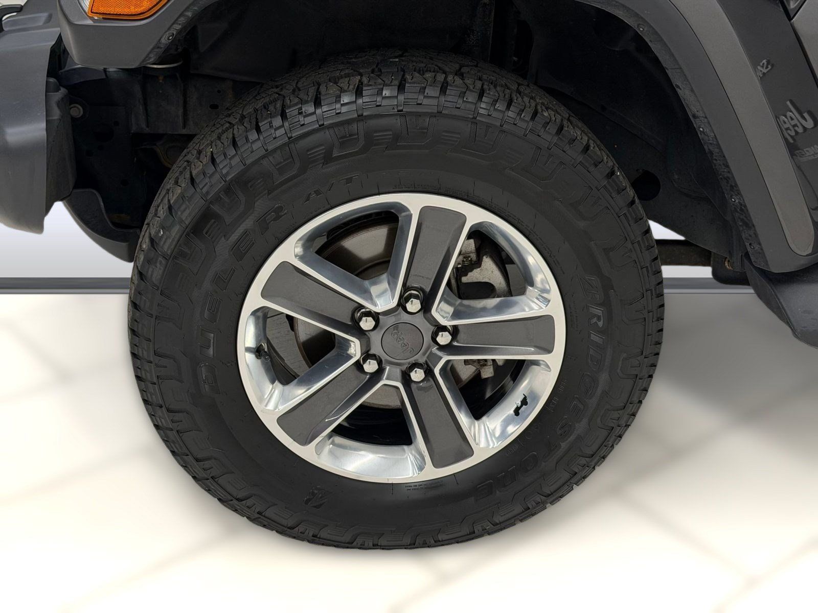 Used 2019 Jeep Wrangler Unlimited Sahara w/ Cold Weather Group AWD/4WD image 11