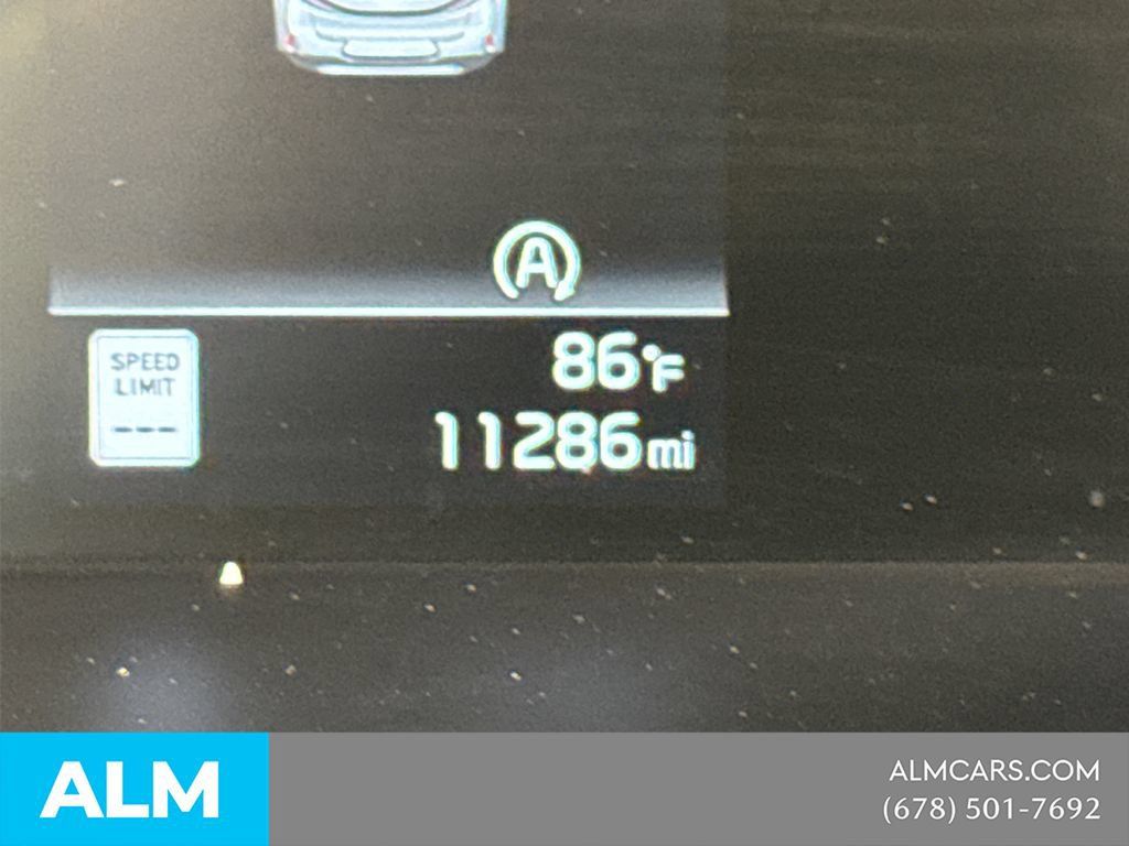 Used 2025 Kia Soul LX w/ LX Technology Package FWD image 30
