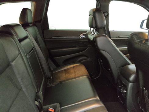 Used 2019 Jeep Grand Cherokee Laredo w/ Laredo X Package image 19