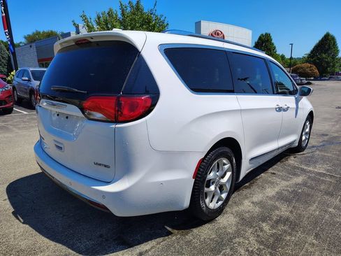 Used 2020 Chrysler Pacifica Limited w/ Advanced Safetytec Group FWD image 4