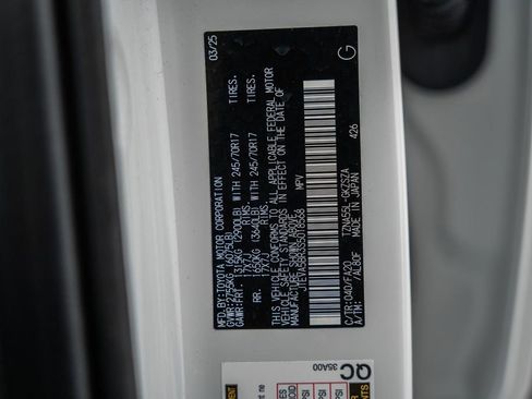 Certified 2025 Toyota 4Runner SR5 image 39