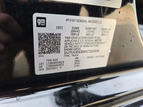 Used 2024 GMC Sierra 1500 AT4 w/ Technology Package AWD/4WD image 34