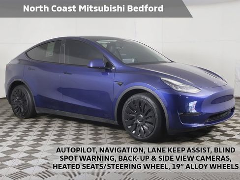 Used 2021 Tesla Model Y Long Range AWD/4WD image 1