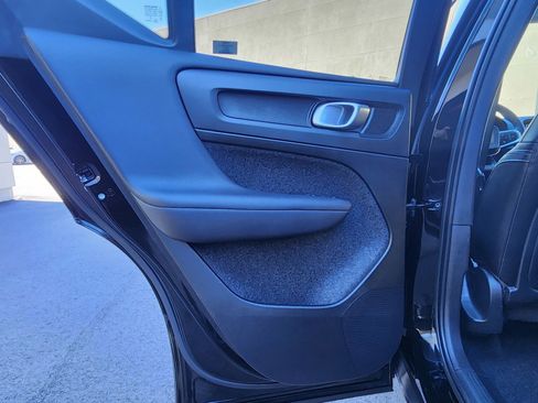 Used 2023 Volvo XC40 B4 Ultimate image 47