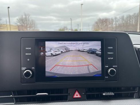 Used 2025 Kia Sportage LX AWD/4WD image 3