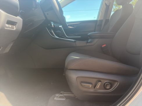 Used 2024 Toyota RAV4 XLE AWD/4WD image 20