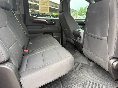 Used 2024 Chevrolet Silverado 1500 LT Trail Boss w/ Convenience Package II AWD/4WD image 15