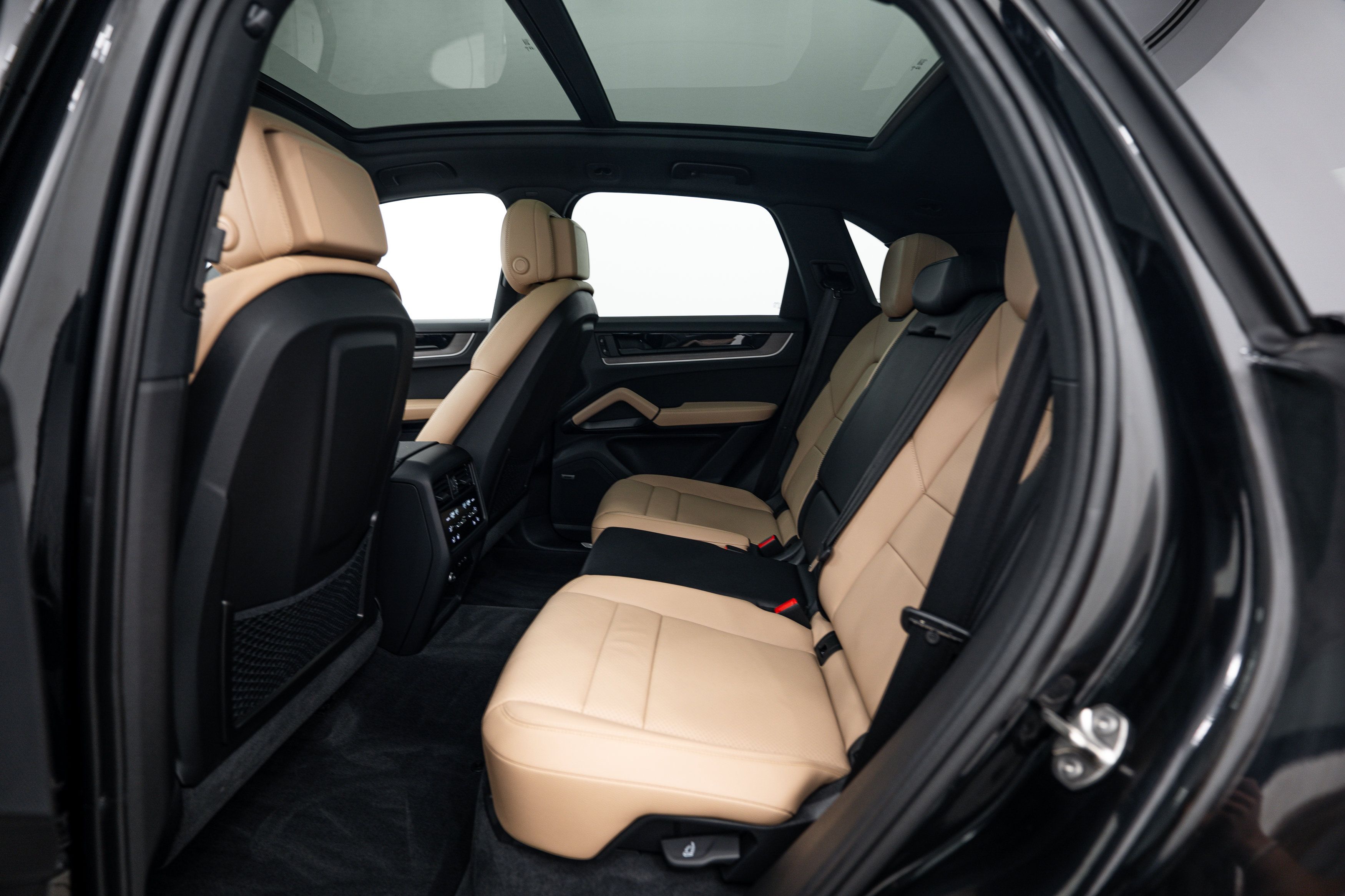 Certified 2026 Porsche Cayenne AWD/4WD image 17