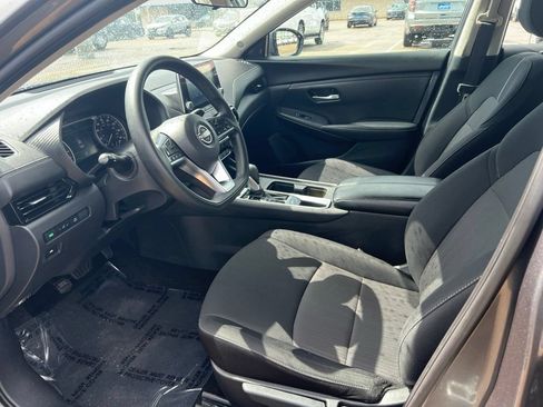 Used 2024 Nissan Sentra SV FWD image 19