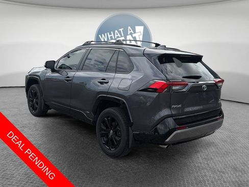 Used 2022 Toyota RAV4 SE w/ Convenience Package image 6