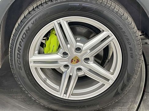 Used 2016 Porsche Cayenne S image 12