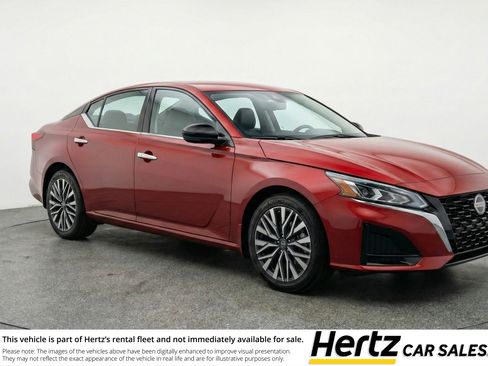 Used 2025 Nissan Altima 2.5 SV FWD image 1