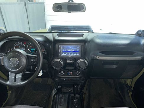 Used 2013 Jeep Wrangler Unlimited Sport image 10