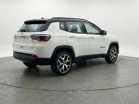 Used 2025 Jeep Compass Limited AWD/4WD image 9