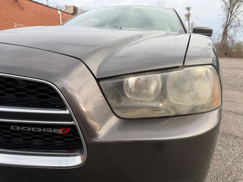Used 2014 Dodge Charger SE w/ Connectivity Group image 8