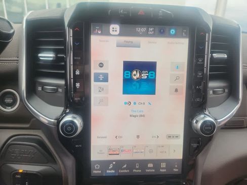 Used 2025 RAM 3500 Laramie w/ Towing Technology Group image 28