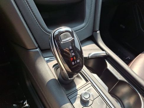 Used 2022 Cadillac XT6 Premium Luxury w/ Technology Package FWD image 18