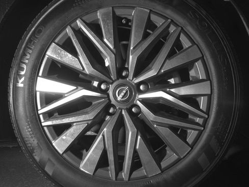 Used 2025 Nissan Altima 2.5 SV image 13