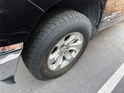 Used 2024 RAM 1500 Laramie image 11