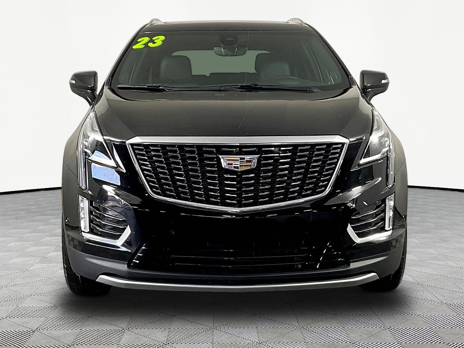 Used 2023 Cadillac XT5 Premium Luxury w/ Technology Package AWD/4WD image 2