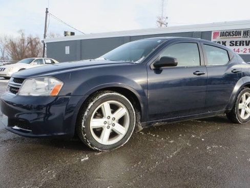 Used 2013 Dodge Avenger SE image 4
