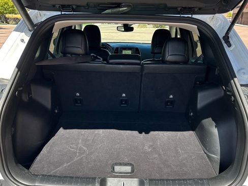 Used 2023 Jeep Cherokee Altitude Lux image 12