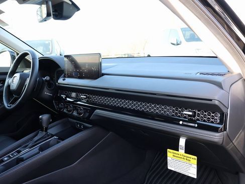 Certified 2025 Honda Accord EX-L image 9