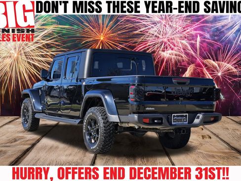 Used 2023 Jeep Gladiator Sport image 4