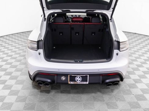 New 2026 Porsche Macan Turbo image 30