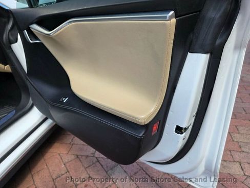 Used 2015 Tesla Model S 70 image 21
