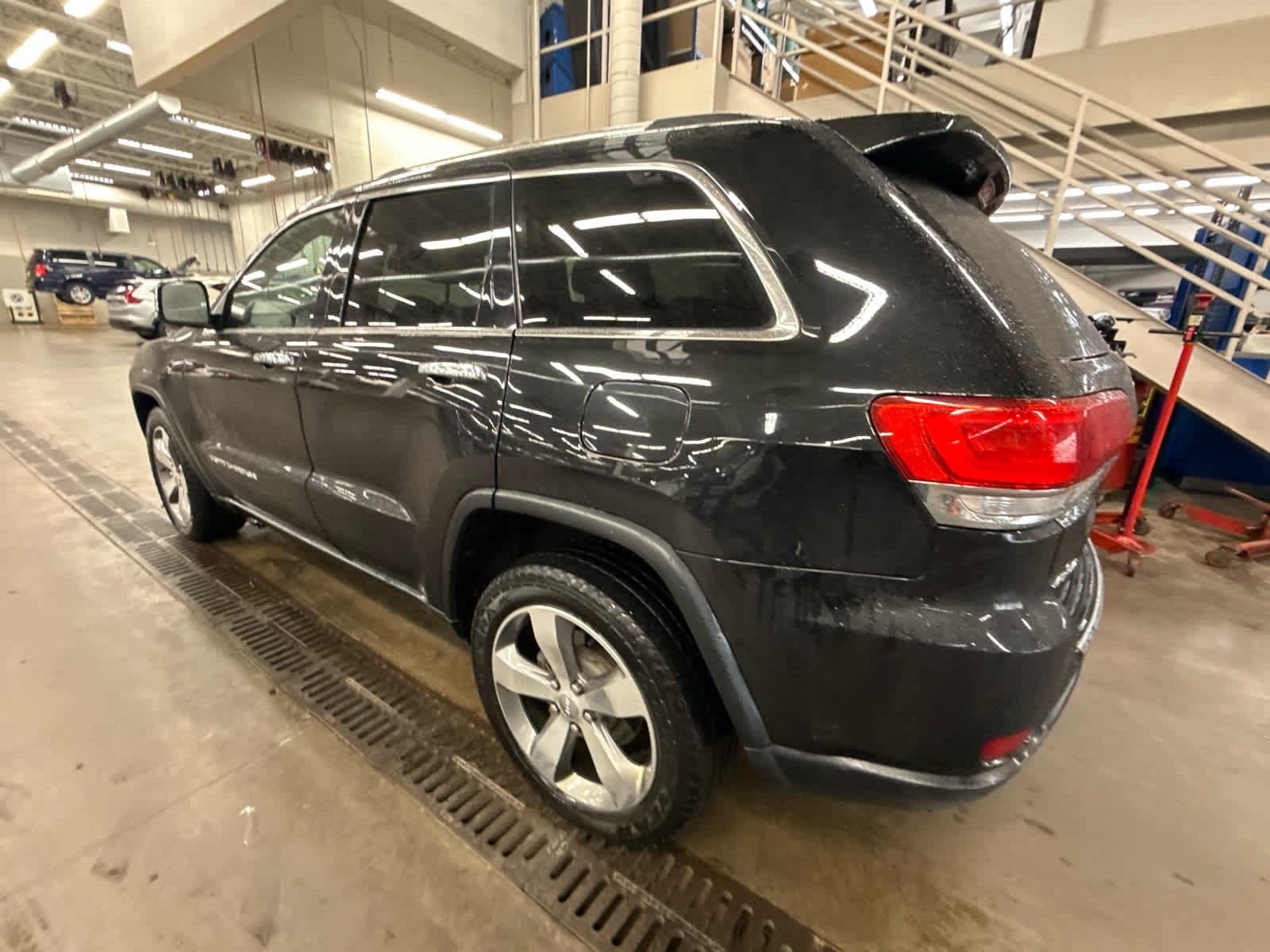 Used 2015 Jeep Grand Cherokee Limited w/ Trailer Tow Group IV AWD/4WD image 7