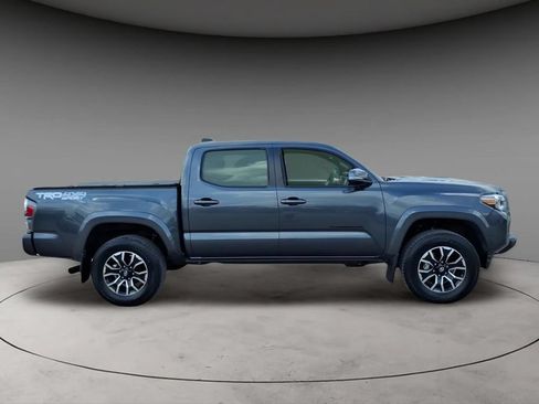 Used 2022 Toyota Tacoma TRD Sport w/ Black Out Package (TMS) AWD/4WD image 10