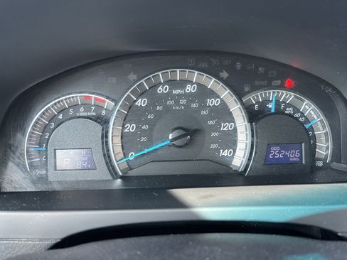 Used 2014 Toyota Camry SE w/ Moonroof Package image 11