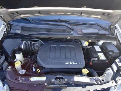 Used 2013 Dodge Grand Caravan American Value Package image 32