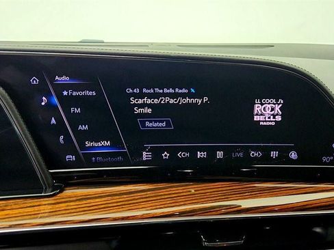 Used 2021 Cadillac Escalade ESV Premium Luxury w/ Performance Package AWD/4WD image 19