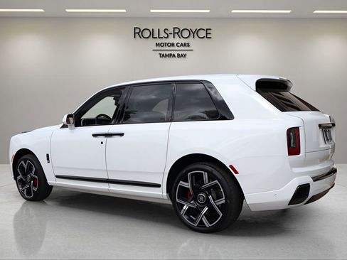New 2026 Rolls-Royce Cullinan Black Badge image 8