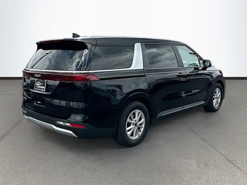 Used 2024 Kia Carnival LX FWD image 7