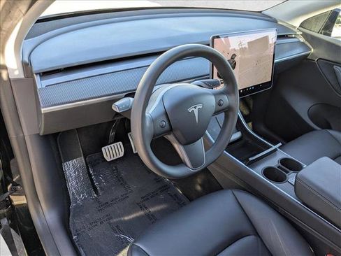 Used 2020 Tesla Model Y Performance image 10