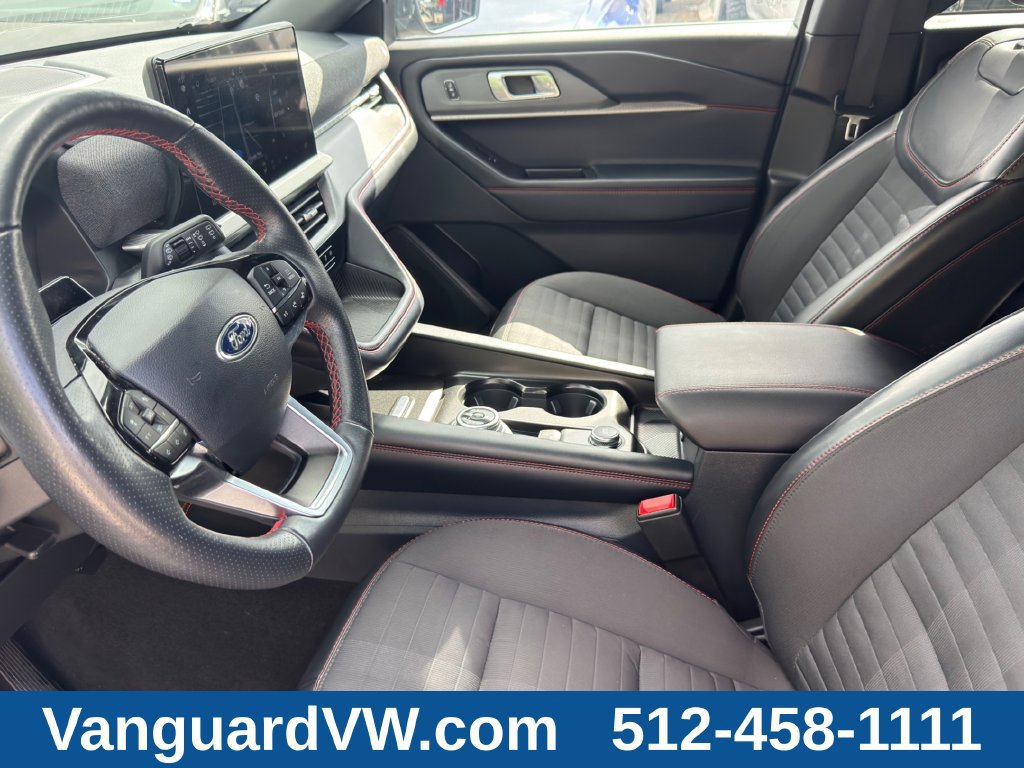 Used 2025 Ford Explorer ST-Line w/ ST-Line Street Pack AWD/4WD image 10