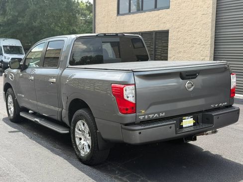 Used 2017 Nissan Titan SV AWD/4WD image 8
