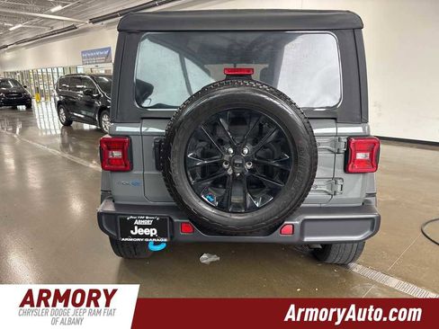 Used 2022 Jeep Wrangler Unlimited Sahara w/ Cold Weather Group image 5