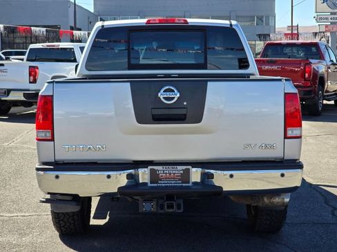 Used 2011 Nissan Titan SV w/ SV Value Truck Pkg AWD/4WD image 4