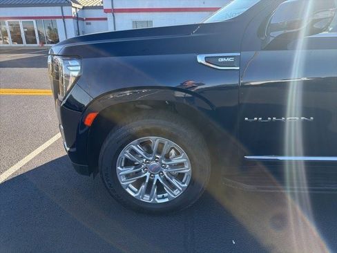 Used 2021 GMC Yukon SLT w/ SLT Premium Package image 7