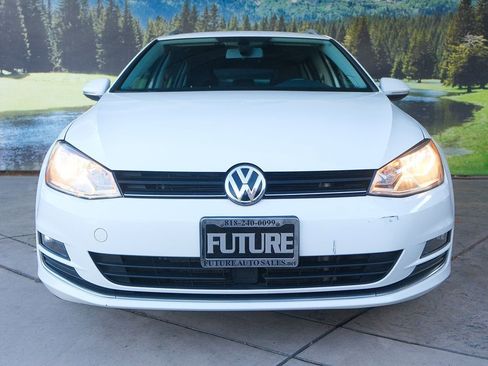 Used 2017 Volkswagen Golf SEL image 2