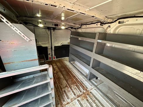 Used 2017 Ford Transit 250 130 Low Roof RWD image 11