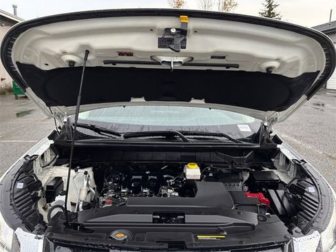 Used 2024 Nissan Pathfinder SV image 27