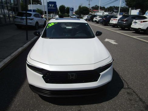 Used 2023 Honda Accord Sport image 3